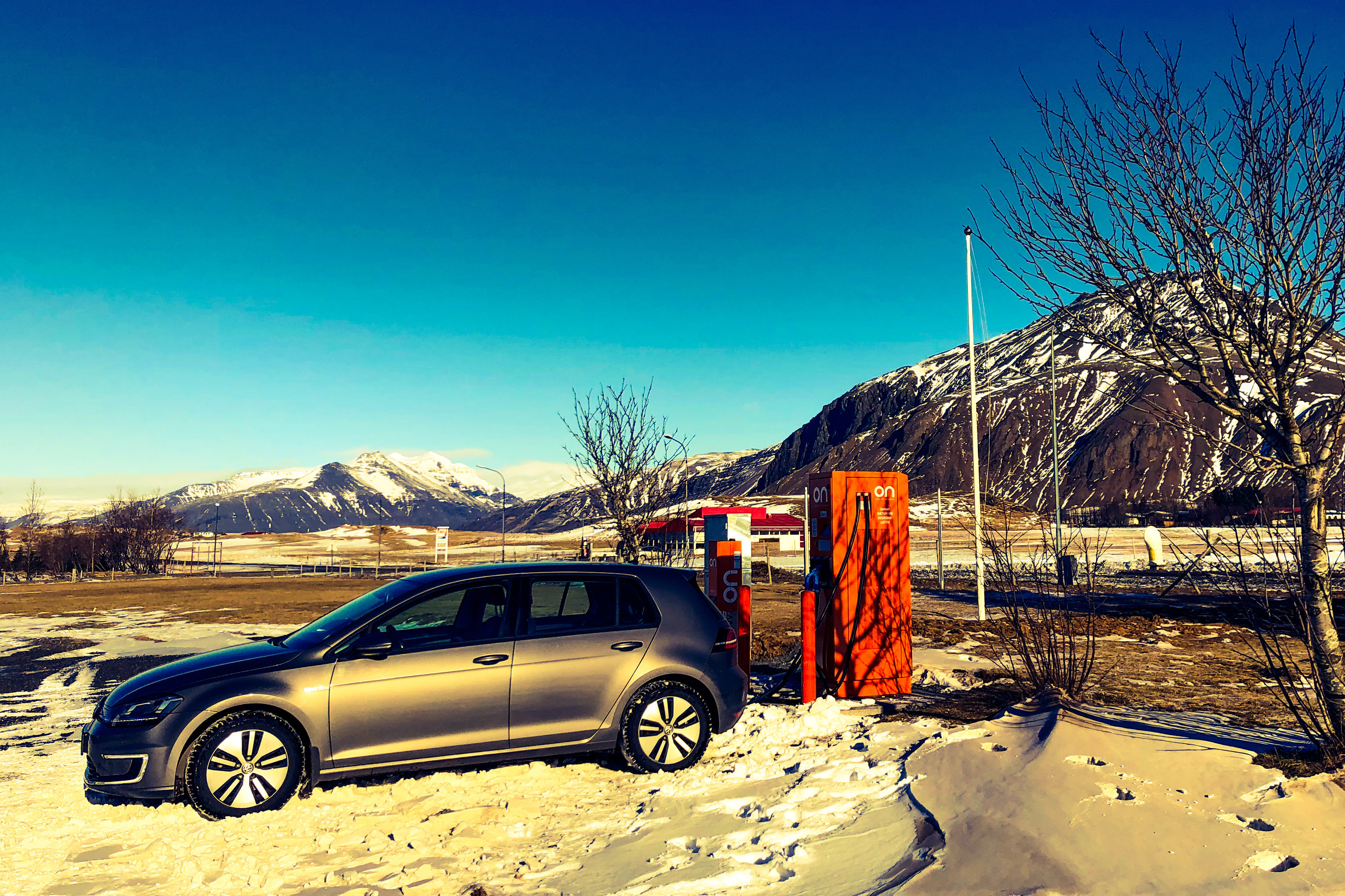 Island mit dem Elektroauto erkunden