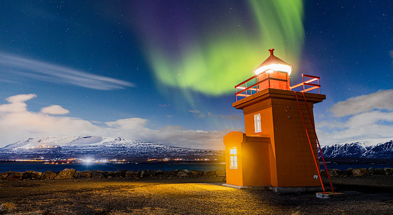 Nordlichter über Svalbardseyrarviti Leuchtturm © Rögnvaldur Már Helgason / Visit North Iceland